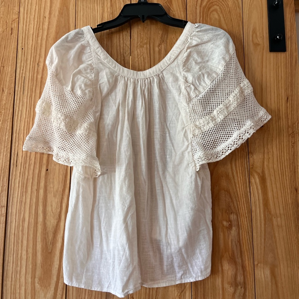 Old Navy Cream Lace Sleeve Blouse